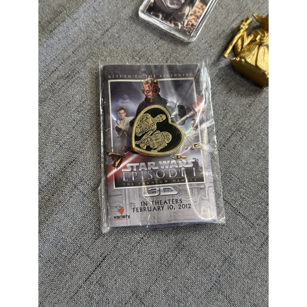 Vintage Star Wars Yoda Keychains (1997/2011/2005) & Sealed Episode 1 Pin Bundle - Picture 5 of 10